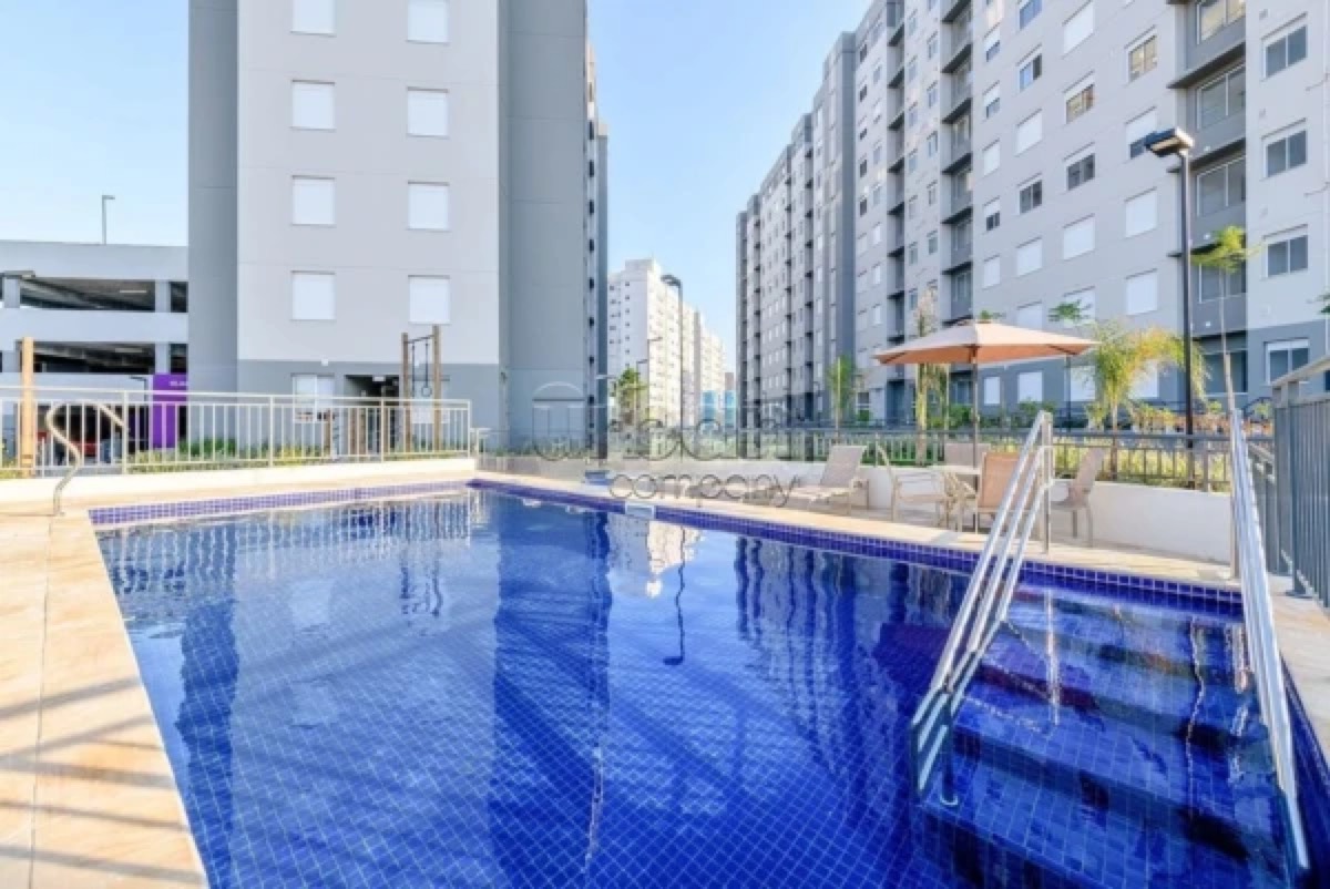 Piscina e fachada do conjunto Vivaz Ecoville no Sarandi